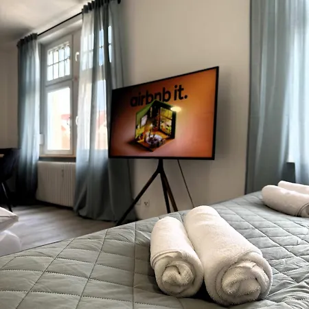 Amao-mantis I Design I Center I Kingsizebett I Parkplatz *
